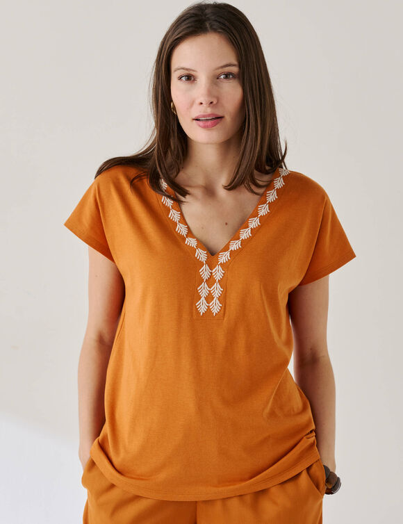T-shirt brod&eacute; col V fantaisie  (safran / &eacute;cru)