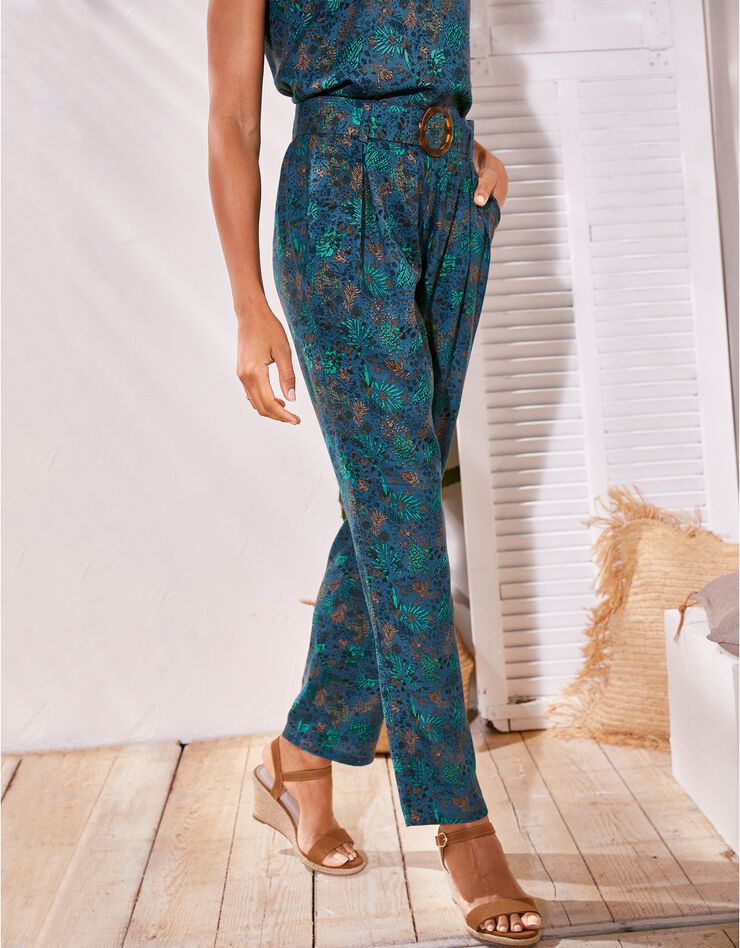 Pantalon ceinturé coupe chino imprimé minimaliste (bleu) Pantalon ceinturé coupe chino imprimé minimaliste (bleu)