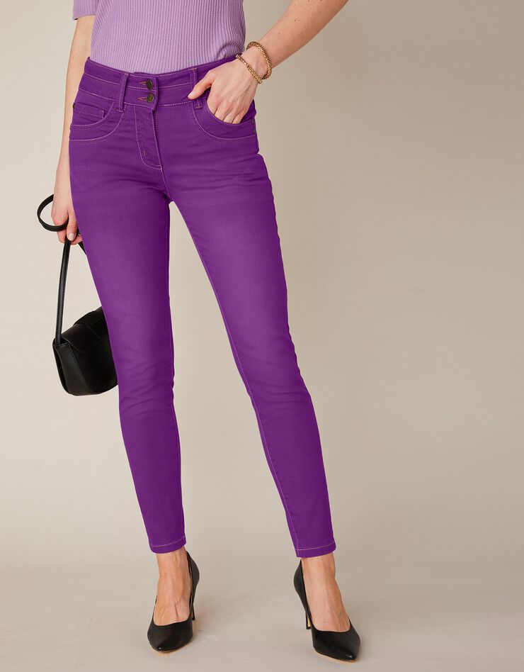 Jean coupe 7/8ème fuselée couleur stretch (prune) Jean coupe 7/8ème fuselée couleur stretch (prune)