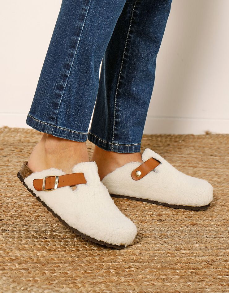 Chaussons sabot en sherpa à bride réglable (écru) Chaussons sabot en sherpa à bride réglable (écru)