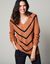Pull col V rayé, maille anglaise toucher doux (caramel / noir)