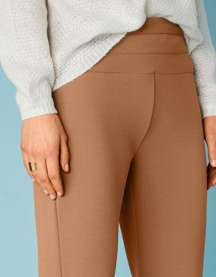 Pantalon coupe bootcut maille crêpe stretch - petite stature (noisette) Pantalon coupe bootcut maille crêpe stretch - petite stature (noisette)