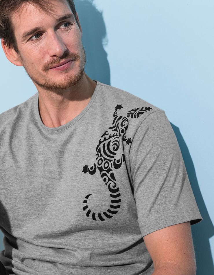 Tee-shirt imprimé tribal (gris) Tee-shirt imprimé tribal (gris)