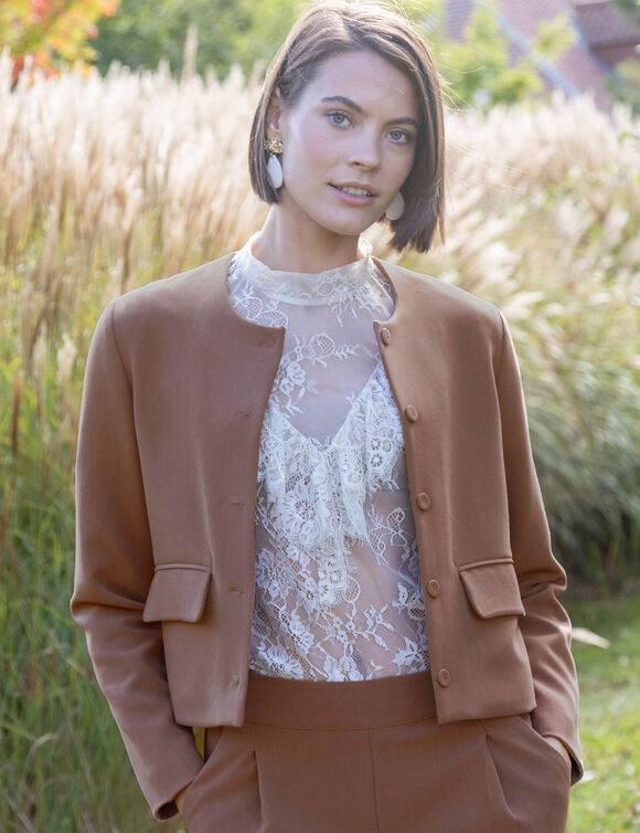 Veste courte de tailleur &agrave; col rond, unie (moka)