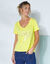 T-shirt col V imprimé doré (citron)