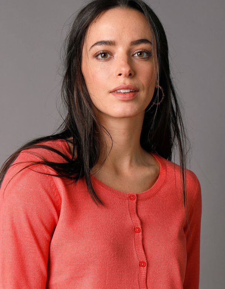 Cardigan boutonné col rond uni toucher cachemire (corail) Cardigan boutonné col rond uni toucher cachemire (corail)
