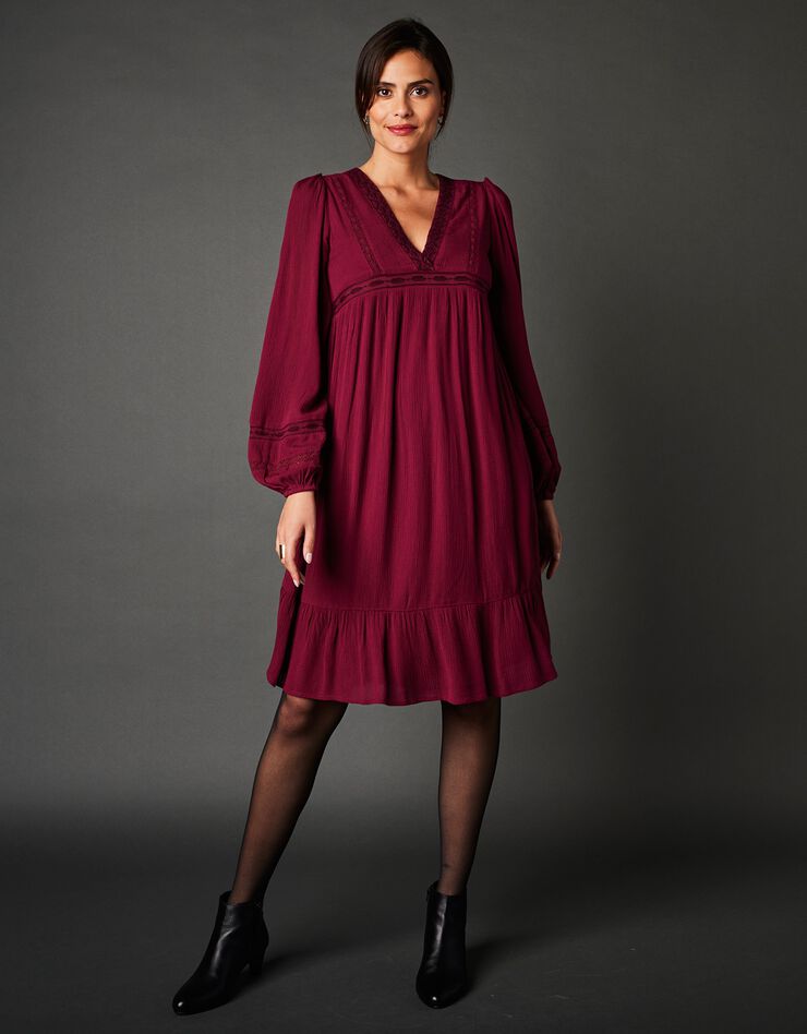 Robe brodée dentelle et macramé (bordeaux)