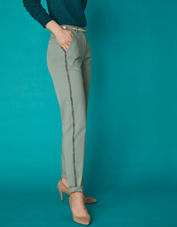 Pantalon chino bande strassée (vert grisé) Pantalon chino bande strassée (vert grisé)