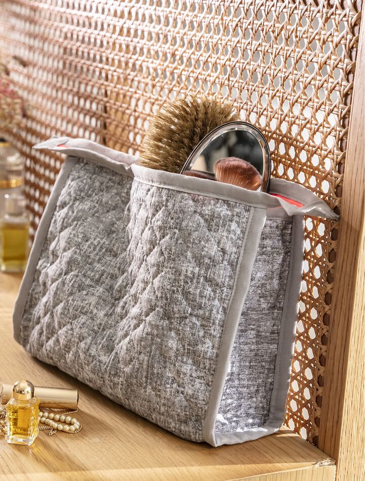 Trousse de toilette zippée matelassée - collection upcycling (gris) Trousse de toilette zippée matelassée - collection upcycling (gris)
