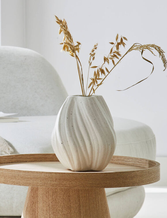 Vase twist&eacute; en porcelaine blanche mouchet&eacute;e (blanc)