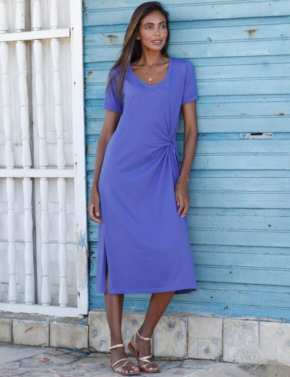 Robe mi-longue nouée col V, maille unie (bleu encre)