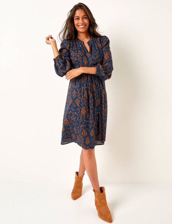 Robe housse col mao, crépon imprimé (bleu / chocolat)