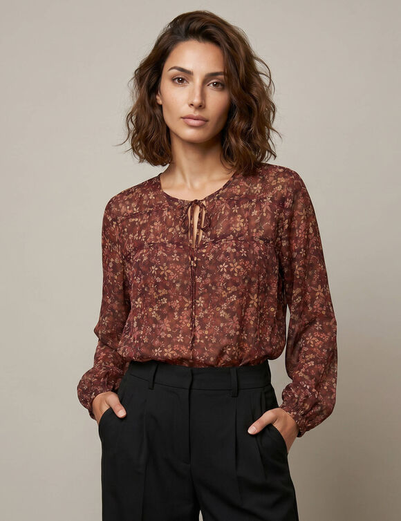 Blouse d&eacute;tails nouettes, manches longues, voile imprim&eacute; fleuri (bordeaux)