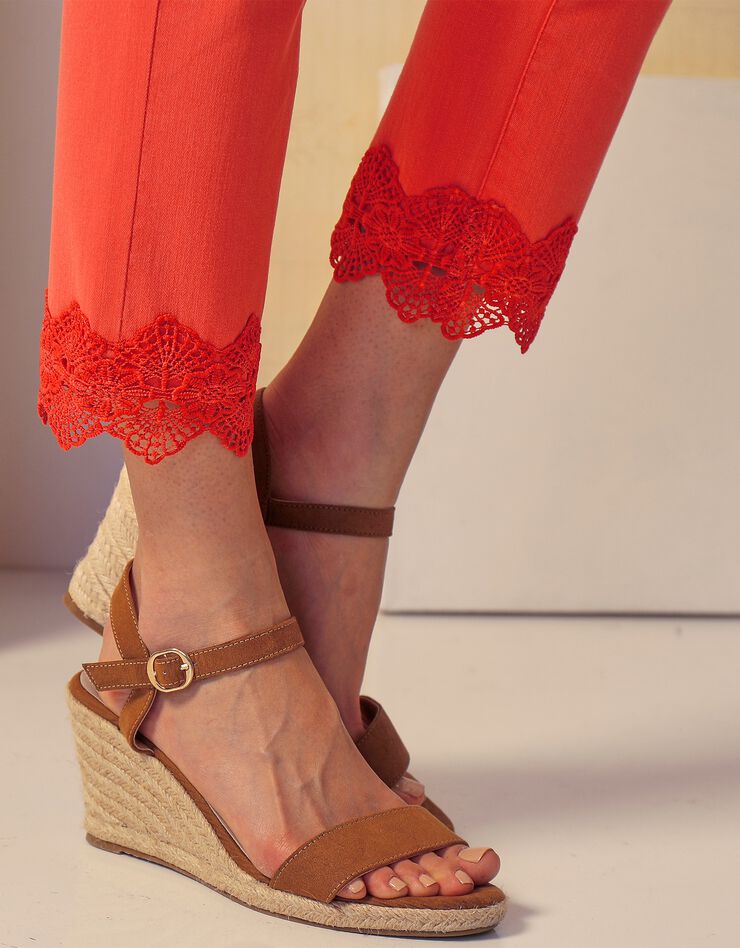 Pantacourt coupe fuselée base macramé (corail) Pantacourt coupe fuselée base macramé (corail)