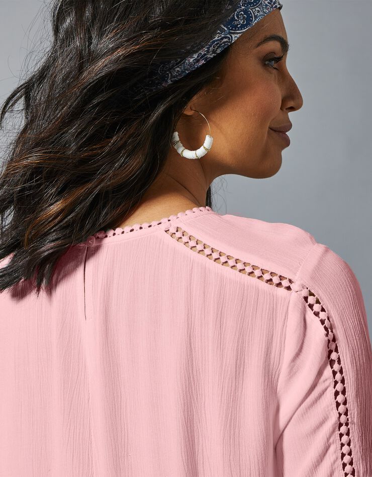 Blouse plastron macramé, crépon (rose) Blouse plastron macramé, crépon (rose)