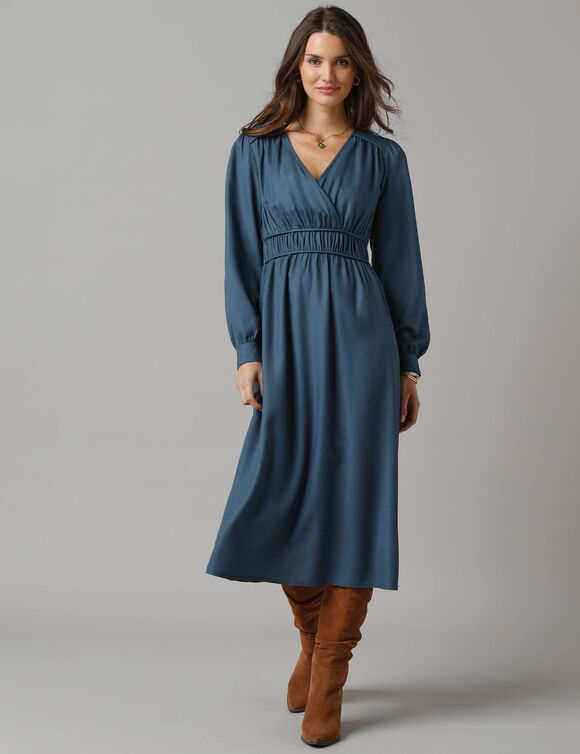 Robe unie manches longues, détails volantés (gris bleuté)