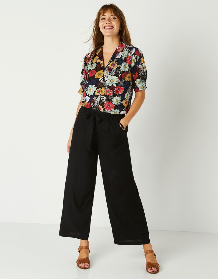 Pantalon raccourci large uni (noir) Pantalon raccourci large uni (noir)