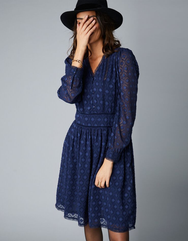 Robe en voile jacquard, finition dentelle (bleu marine) Robe en voile jacquard, finition dentelle (bleu marine)