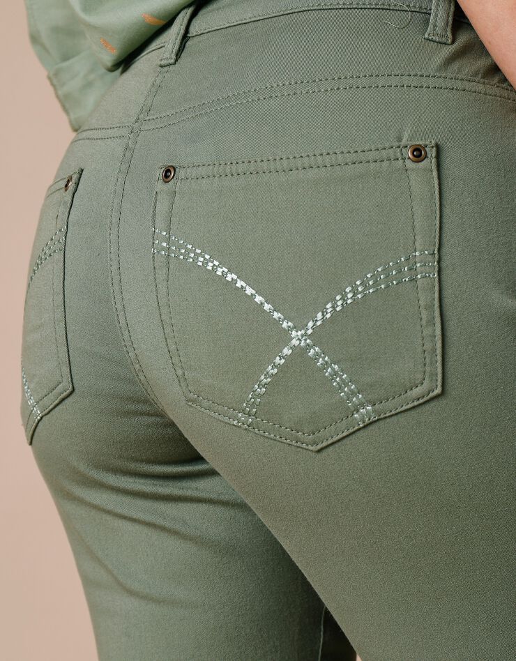 Pantalon sculptant coupe 5 poches (vert mousse) Pantalon sculptant coupe 5 poches (vert mousse)