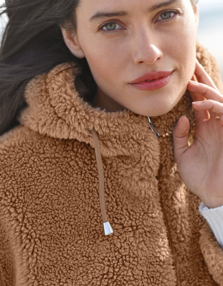 Manteau bouclette à capuche zippé (caramel) Manteau bouclette à capuche zippé (caramel)
