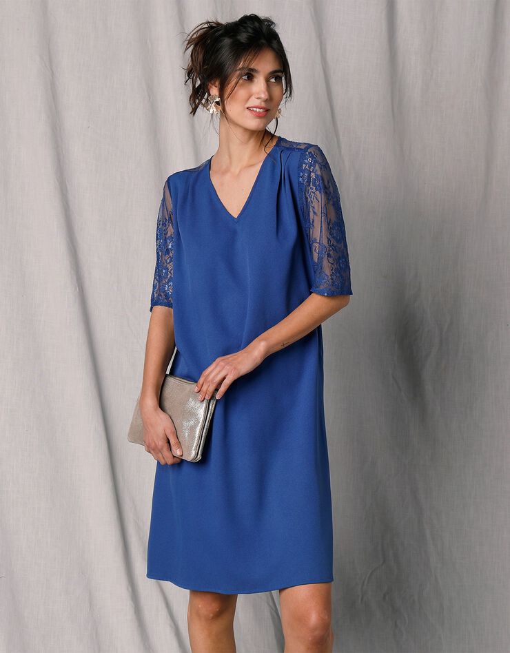 Robe courte manches aux coudes crêpe et dentelle (bleu) Robe courte manches aux coudes crêpe et dentelle (bleu)