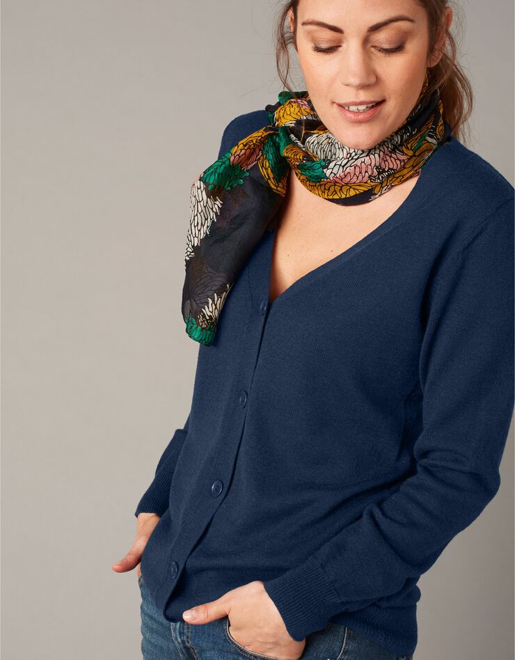 Gilet boutonné col V, laine d'agneau (marine) Gilet boutonné col V, laine d'agneau (marine)
