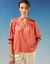 Blouse unie col tunisien, manches coudes smockées (corail foncé)