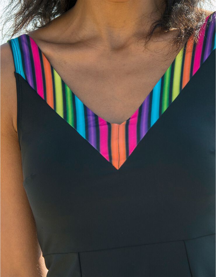 Maillot de bain 1 pièce jupette Arc-en-ciel - décolleté rayé (noir) Maillot de bain 1 pièce jupette Arc-en-ciel - décolleté rayé (noir)