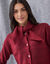 Gilet col lavalli&egrave;re (rouge fonc&eacute;)