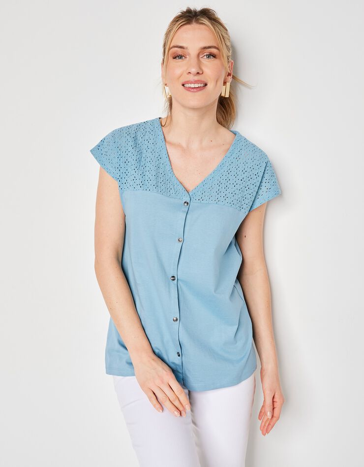 Tee-shirt boutonné, broderie anglaise (bleu grisé) Tee-shirt boutonné, broderie anglaise (bleu grisé)
