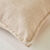 Coussin uni velours c&ocirc;tel&eacute; (beige)