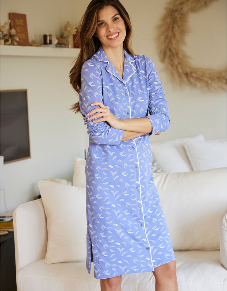 Chemise de nuit imprimée "plumes" boutonnée col tailleur manches longues (lavande) Chemise de nuit imprimée "plumes" boutonnée col tailleur manches longues (lavande)