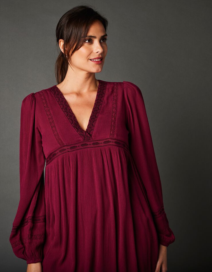 Robe brodée dentelle et macramé (bordeaux)