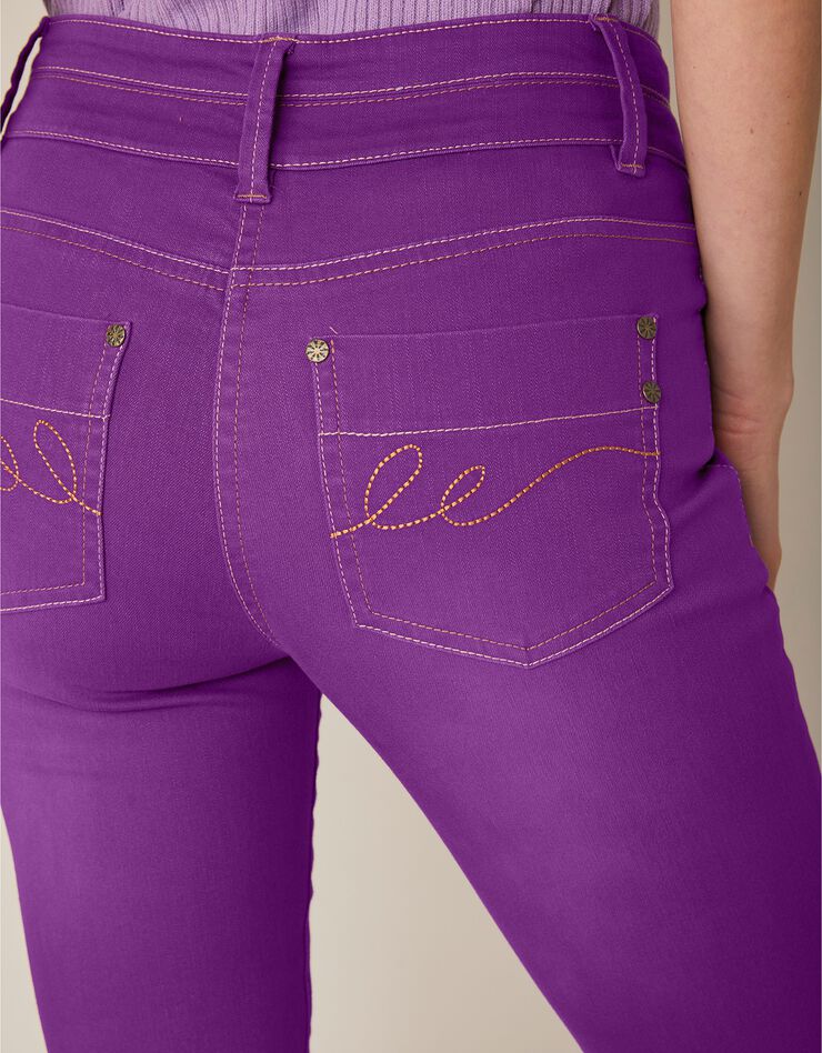 Jean coupe 7/8ème fuselée couleur stretch (prune) Jean coupe 7/8ème fuselée couleur stretch (prune)