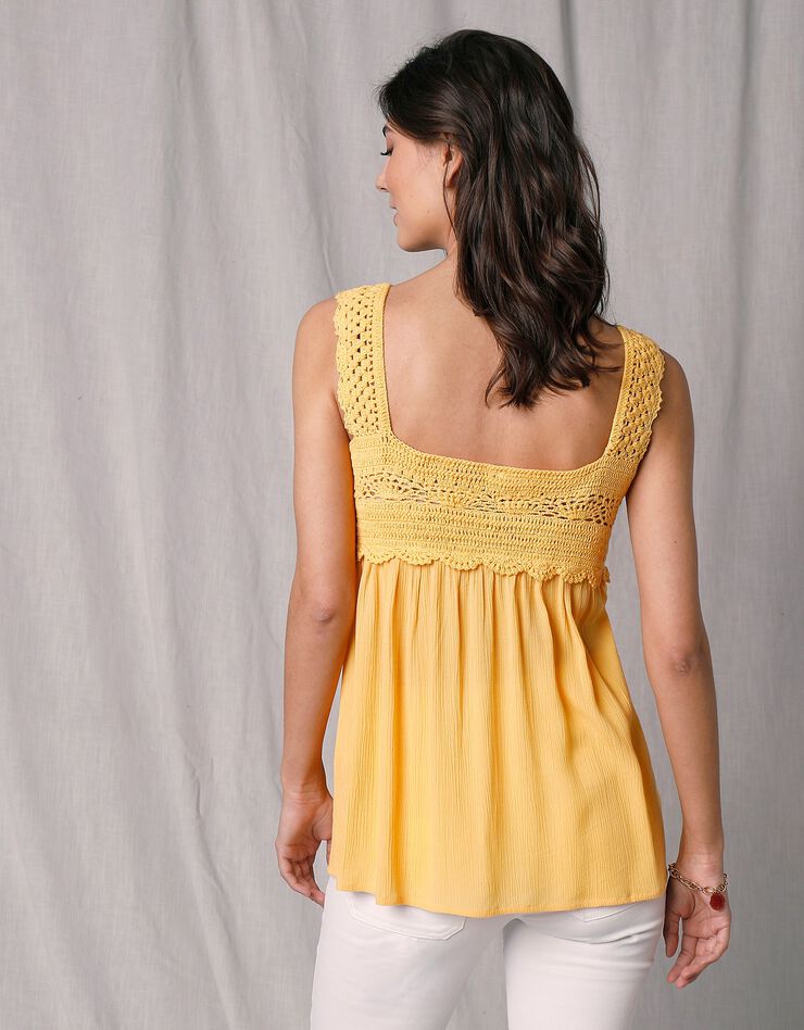 Top à bretelles crépon et macramé (jaune) Top à bretelles crépon et macramé (jaune)