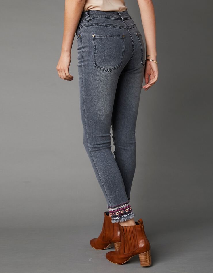 Jean 7/8ème coupe fuselée brodée à la base (gris anthracite) Jean 7/8ème coupe fuselée brodée à la base (gris anthracite)