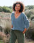 Pull loose col V, maille anglaise toucher doux (bleu)