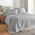 Couvre-lit matelass&eacute; microfibre motif g&eacute;om&eacute;trique (gris perle)
