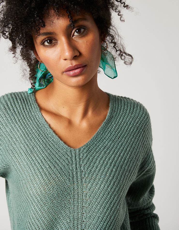 Pull col V, maille anglaise toucher mohair (kaki) Pull col V, maille anglaise toucher mohair (kaki)