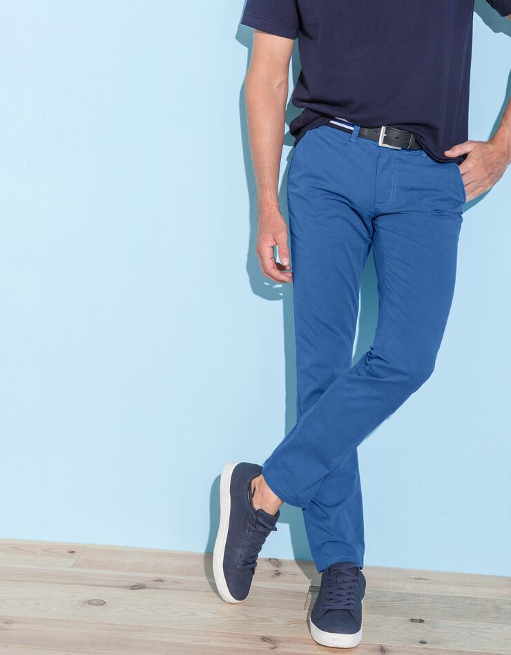 Pantalon chino uni sergé stretch grand confort (bleu) Pantalon chino uni sergé stretch grand confort (bleu)