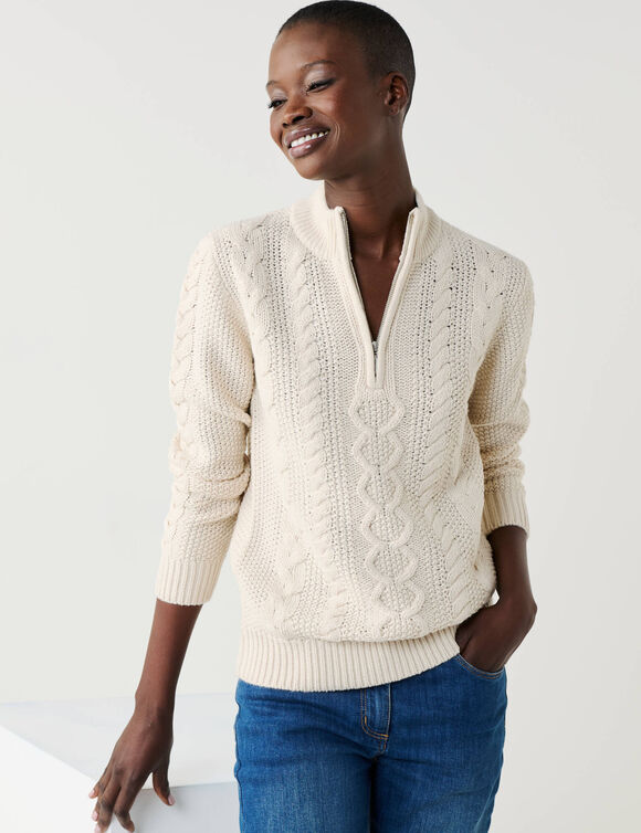 Pull col montant zipp&eacute;, maille torsad&eacute;e (&eacute;cru)