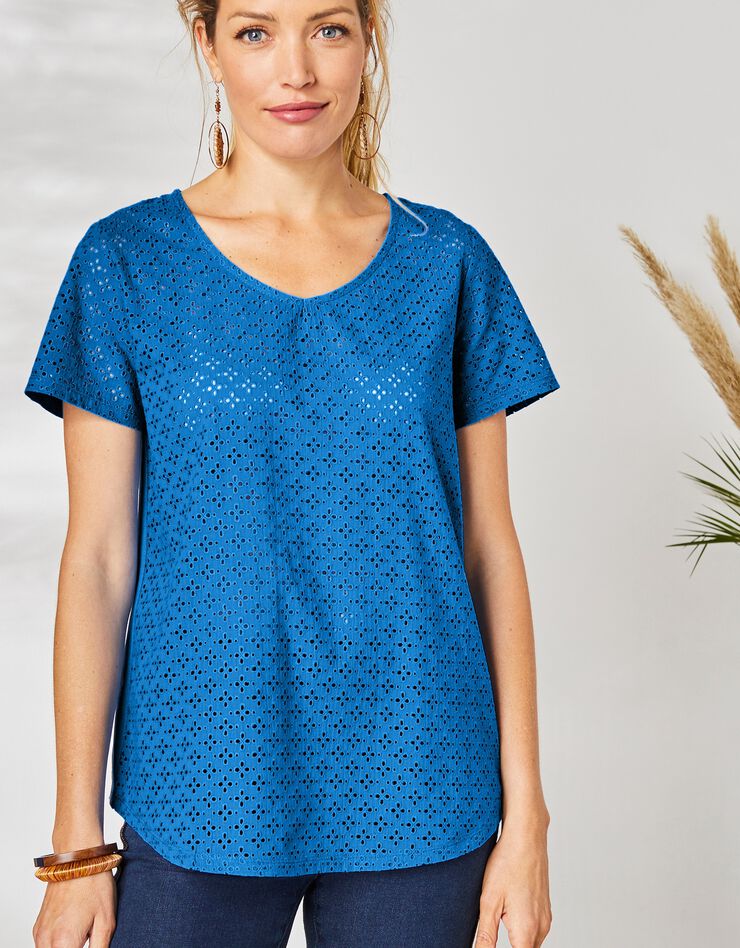 Tee-shirt col V, broderie anglaise (bleu) Tee-shirt col V, broderie anglaise (bleu)