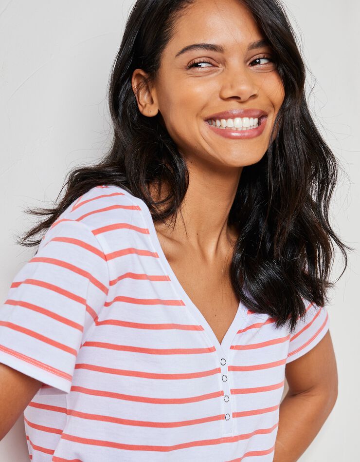 Tee-shirt col V rayé bicolore (blanc / corail) Tee-shirt col V rayé bicolore (blanc / corail)