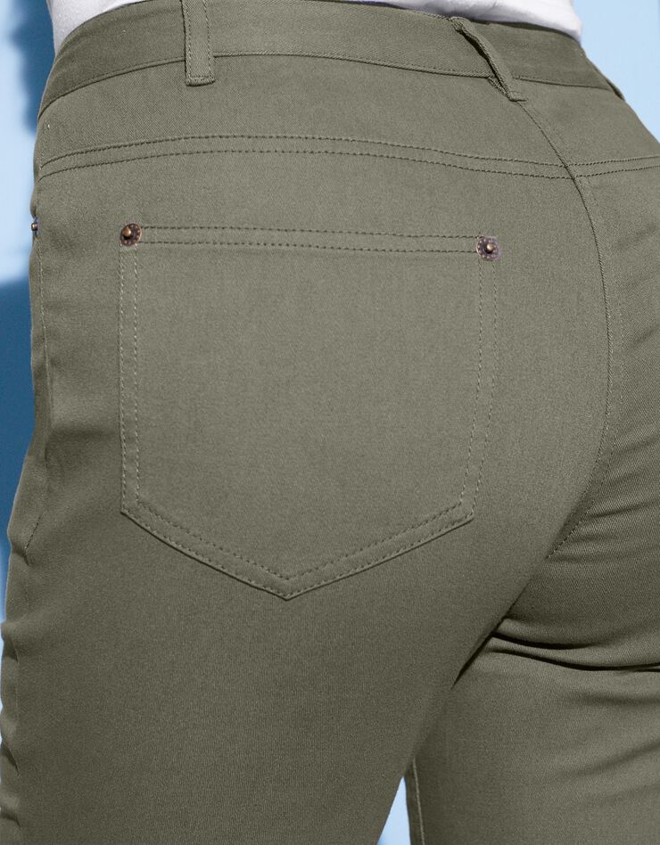 Pantalon coupe fuselée couleur (kaki) Pantalon coupe fuselée couleur (kaki)