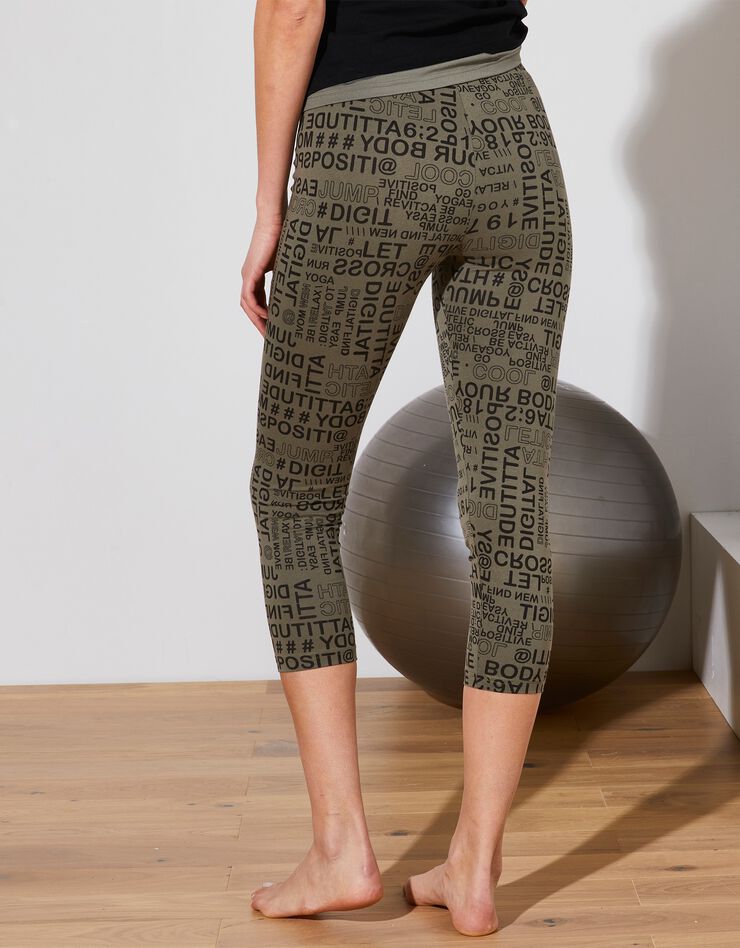 Legging 3/4 imprimé, motifs lettres imprimées (kaki / noir) Legging 3/4 imprimé, motifs lettres imprimées (kaki / noir)
