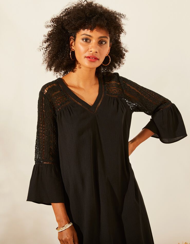 Robe évasée, manches ¾, détails macramé (noir) Robe évasée, manches ¾, détails macramé (noir)