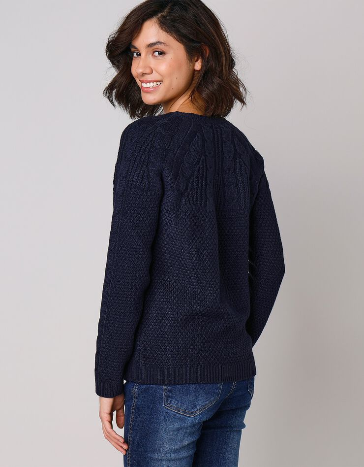 Pull en maille torsadée (marine) Pull en maille torsadée (marine)