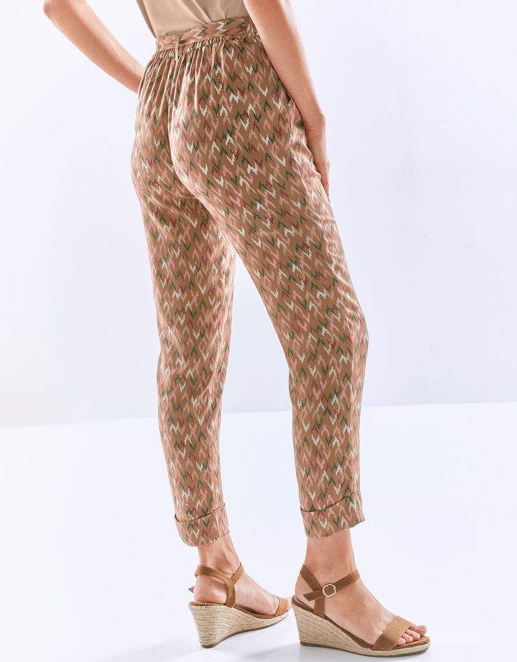 Pantalon coupe 7/8ème fuselée imprimé graphique tissu fluide (noisette) Pantalon coupe 7/8ème fuselée imprimé graphique tissu fluide (noisette)
