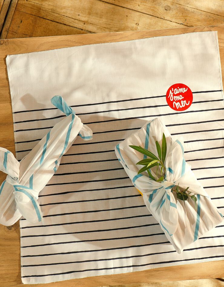 Tissu cadeau furoshiki imprimé taille S, lot de 4 - collection upcycling (rayé) Tissu cadeau furoshiki imprimé taille S, lot de 4 - collection upcycling (rayé)