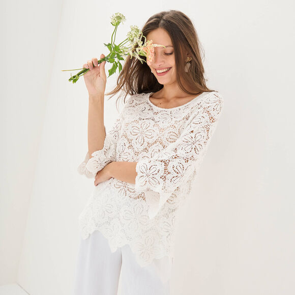Top macram&eacute; &agrave; &eacute;cailles, manches pagodes (blanc)